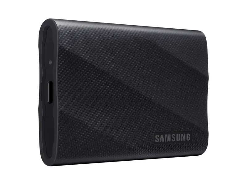 Samsung T9 portable SSD (2/4)