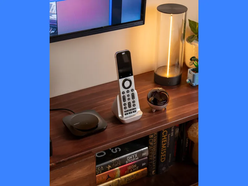 SofaBaton X2 universal remote (3/4)