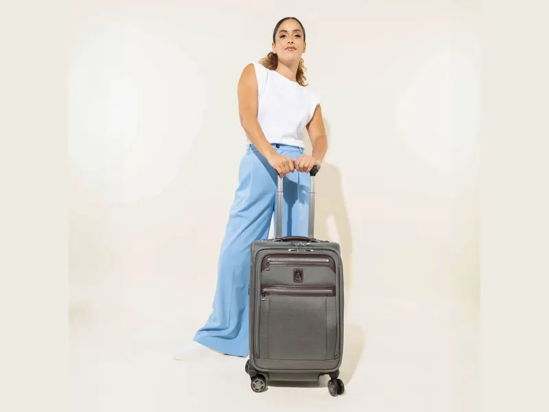 Travelpro Platinum Elite carry-on spinner (4/5)